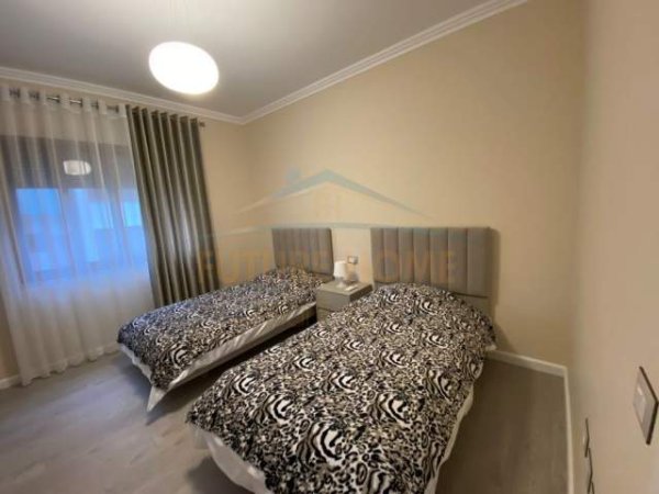 Tirane, jepet me qera apartament 3+1 Kati 1, 150 m² 800 Euro (Tregu Elektrik)