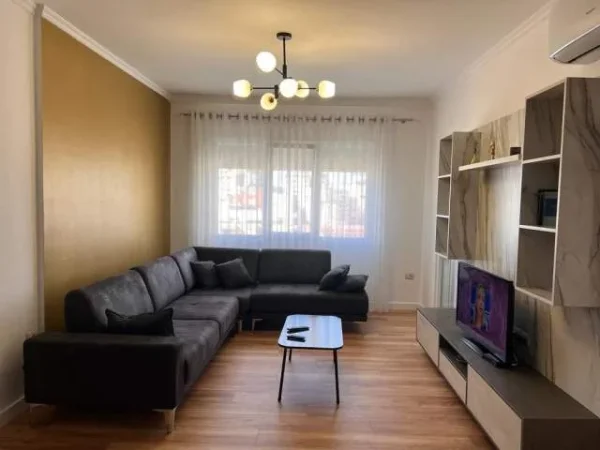 Tirane, jepet me qera apartament Kati 8, 100 m² 1.200 Euro (Pazari i Ri)