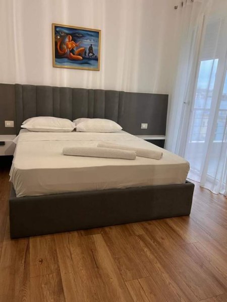 Tirane, jepet me qera apartament Kati 8, 100 m² 1.200 Euro (Pazari i Ri)