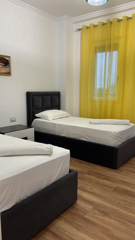 Tirane, jepet me qera apartament Kati 8, 100 m² 1.200 Euro (Pazari i Ri)
