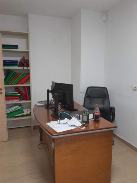 Tirane, jepet me qera apartament 3+1+BLK Kati 2, 134 m² 900 Euro (RRUGA TEFTA TASHKO PAZARI RI)