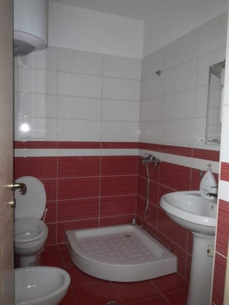 Tirane, jepet me qera apartament 3+1+BLK Kati 2, 134 m² 900 Euro (RRUGA TEFTA TASHKO PAZARI RI)