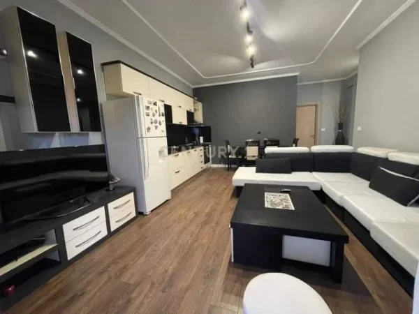 Tirane, jepet me qera apartament Kati 5, 90 m² 700 Euro (liqeni)