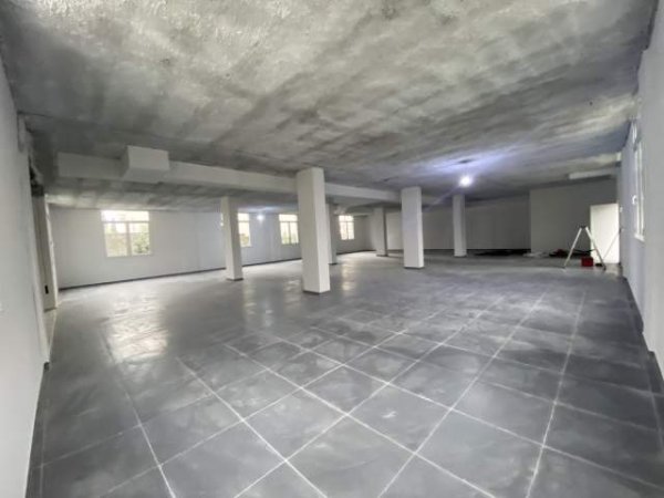 Tirane, jepet me qera ambjent biznesi Kati 0, 337 m² 900 Euro (Rruga Halit Haxhija)