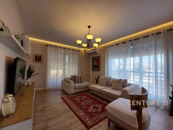 Tirane, shitet apartament 111 m² 230.000 Euro (elbasanit)