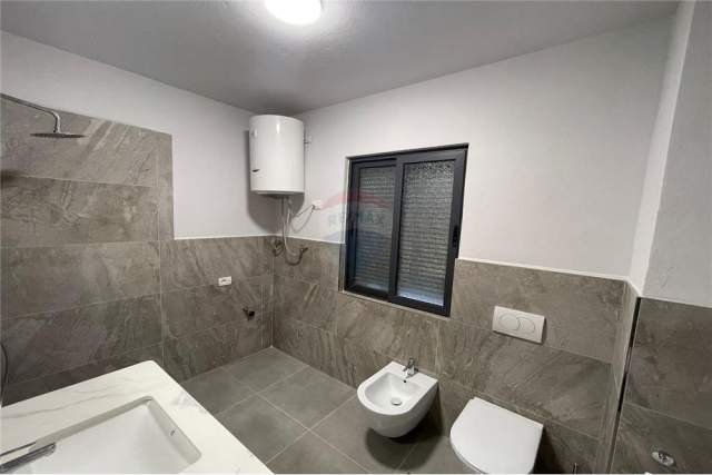 Tirane, jap me qera apartament 2+1+A+BLK Kati 2, 125 m² 700 Euro (Karl Gega)
