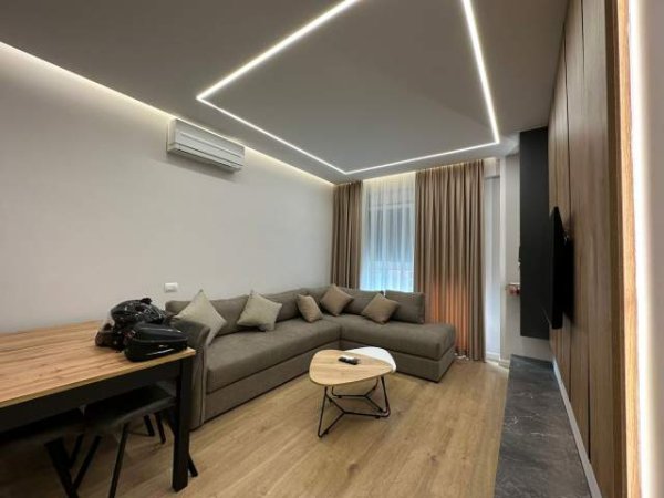 Tirane, jepet me qera apartament 2+1 Kati 5, 600 Euro (Jordan Misja)