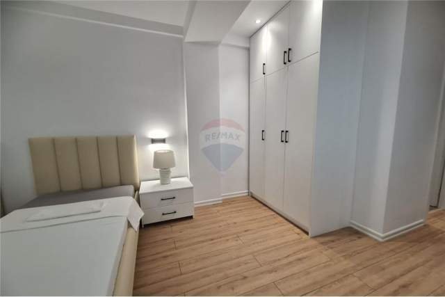 Tirane, jepet me qera garsonier 1+1 Kati 2, 59 m² 550