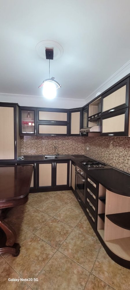 Tirane, shitet apartament 2+1+A+BLK Kati 3, 96 m² 121.000 Euro (5 Maji)