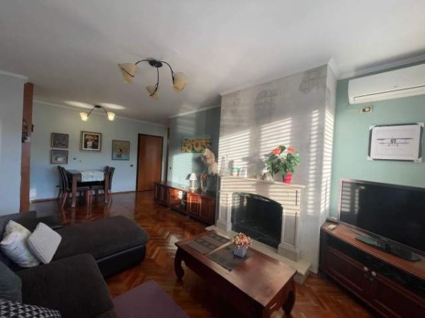 Tirane, jepet me qera apartament 2+1+A+BLK Kati 10, 110 m² 800 Euro (rruga e kosovareve)