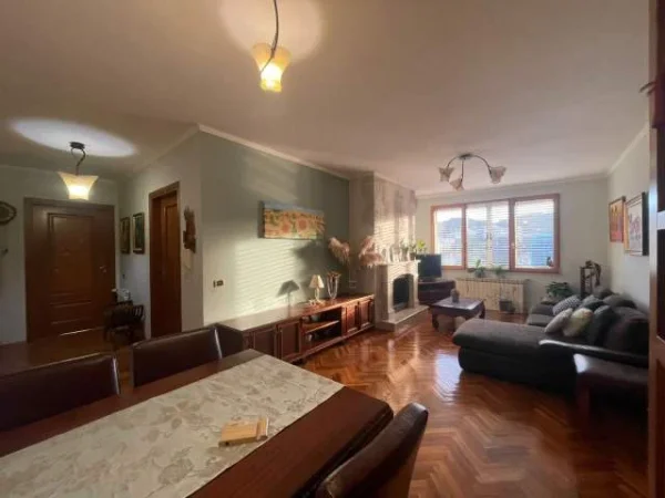 Tirane, jepet me qera apartament 2+1 Kati 10, 110 m2 800 Euro (Rruga e Kosovareve)