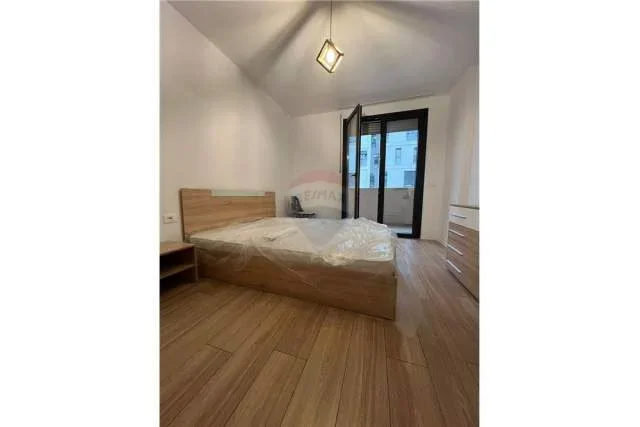 Tirane, jepet me qera apartament 1+1 Kati 9, 78 m² 450 Euro
