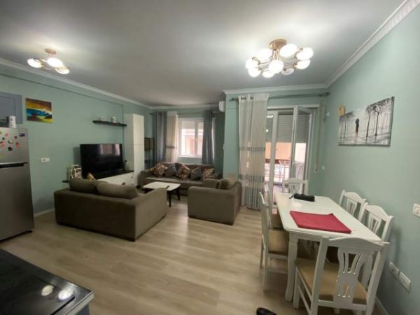 Tirane, jepet me qera apartament 2+1+BLK Kati 2, 100 m² 350 Euro (Fresku)