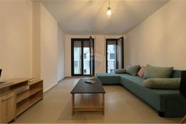 Tirane, jepet me qera apartament 1+1 Kati 9, 78 m² 450