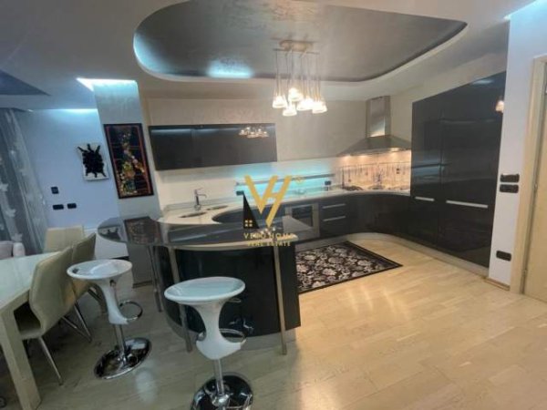 Tirane, shitet apartament 3+1 Kati 7, 212 m² 542.000 Euro (ISH EKSPOZITA SOT)