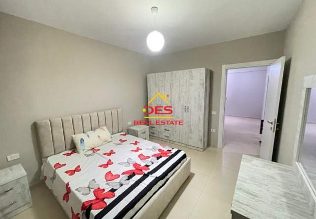 Vlore, jepet me qera apartament 1+1+BLK Kati 9, 70 m² 300 Euro (Rruga 7 Nentori,Vlore)