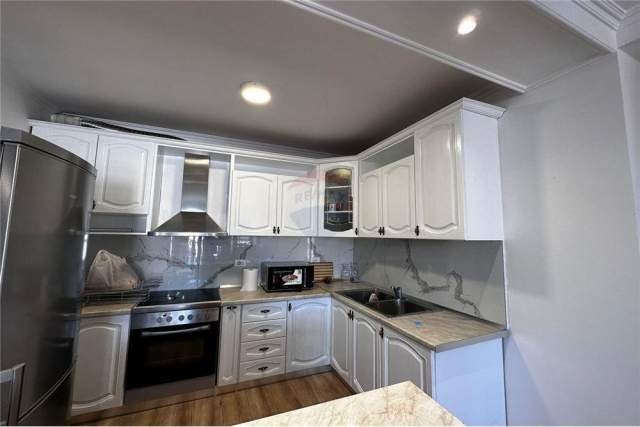 Shqiperi, jepet me qera apartament 3+1 104 m² 1.000 Euro (Rruga e Durresit)