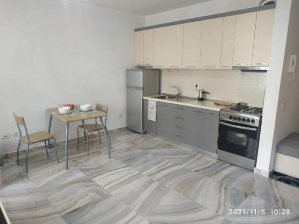 Plazh-Durres, jepet me qera apartament 1+1+BLK Kati 2, 65 m² 300 Euro (Rruga Pavarsia)