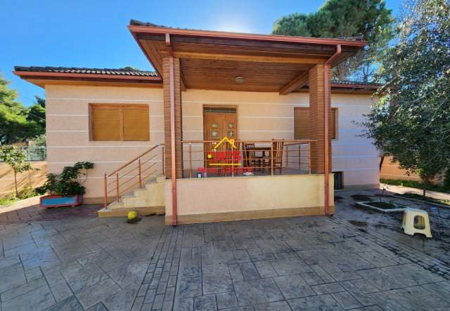 Vlore, shitet shtepi 1+1+BLK Kati 1, 346 m² 180.000 Euro (Rruga Sazani,Vlore)