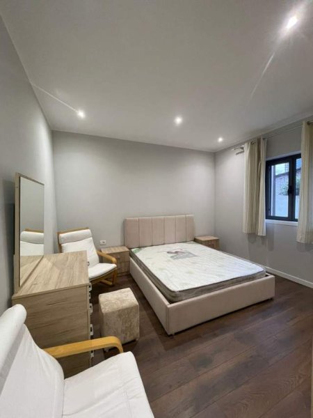 Tirane, jepet me qera apartament 1+1+BLK Kati 0, 600 Euro (Myslym Shyri)