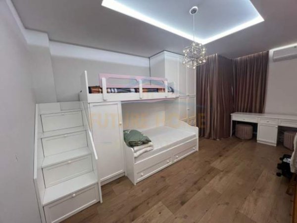 Tirane, shitet apartament 3+1 Kati 5, 165 m² 365.000 Euro (Prane Stadiumit Air Albania)