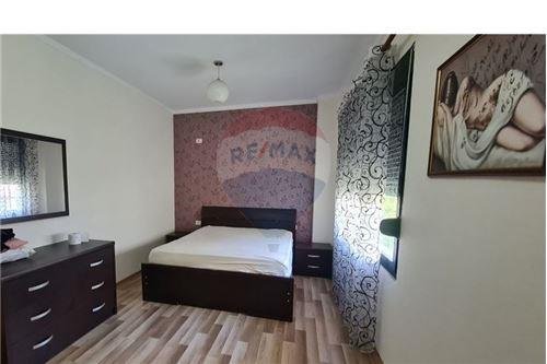 Tirane, shitet apartament 2+1+BLK Kati 4, 90 m² 125.000 Euro (Market Aldi)