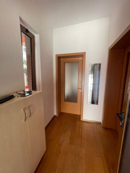 Tirane, jepet me qera apartament 1+1 Kati 1, 75 m² 400 Euro