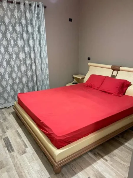 Tirane, jepet me qera Vile Kati 2, 160 m² 40.000 Leke (Vilat Gjermane)