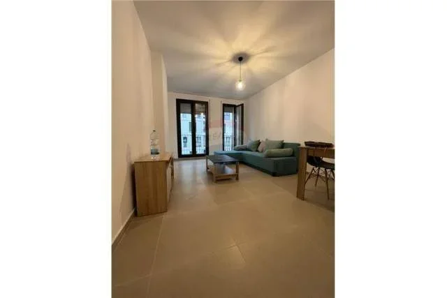 Tirane, jepet me qera apartament 1+1 Kati 9, 78 m² 450 Euro