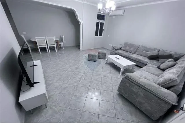 Tirane, jepet me qera apartament 1+1 Kati 2, 80 m² 350euro Euro (xhamlliku)