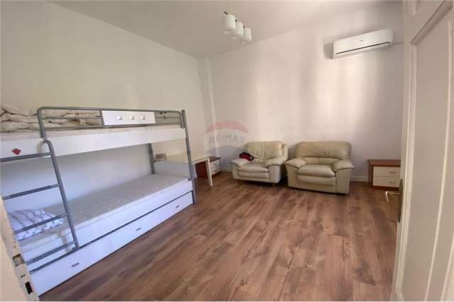 Tirane, jepet me qera Vile 3+1+A+BLK Kati 0, 134 m² 1.300 Euro (Shkolla e Kuqe)