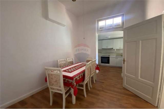 Tirane, jepet me qera Vile 3+1+A+BLK Kati 0, 134 m² 1.300 Euro (Shkolla e Kuqe)