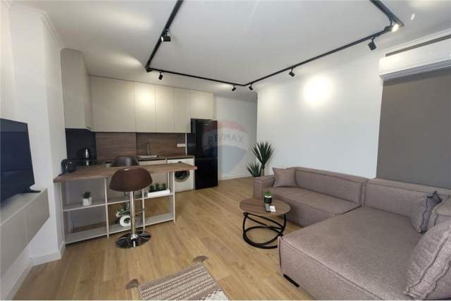 Tirane, shes apartament 3+1 Kati 4, 117 m² 288.000 Euro (Stacioni trenit)