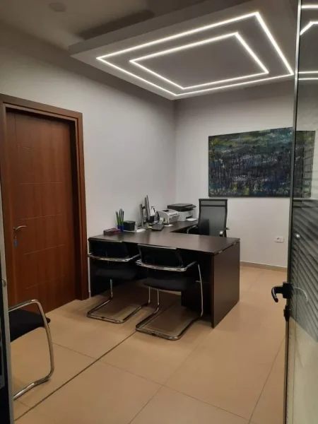 Tirane, shitet ambjent biznesi Kati 1, 448 m² 1.066.000 Euro (Kinostudio, prane Tower Brigde)