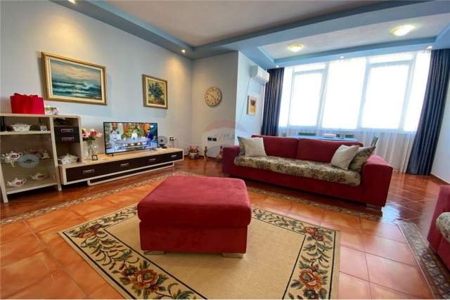 Tirane, shitet apartament 2+1 Kati 1, 115 m² 190.000 Euro (Rruga Fortuzi)