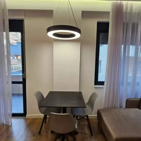 Tirane, jepet me qera apartament 2+1+BLK Kati 2, 75 m² 600 Euro (Liqeni i Thate)