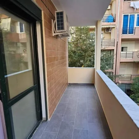 Tirane, jepet me qera apartament 2+1+BLK Kati 2, 75 m² 600 Euro (Liqeni i Thate)