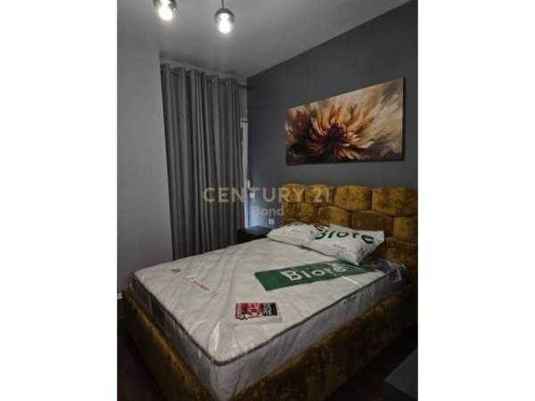 Tirane, jepet me qera apartament 1+1 Kati 4, 67 m² 700 Euro (Rr.Barrikadave)