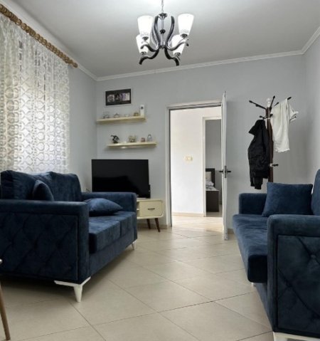 Tirane, jepet me qera apartament 1+1 Kati 8, 60 m² 35.000 Leke (Ish Fusha Aviacionit)