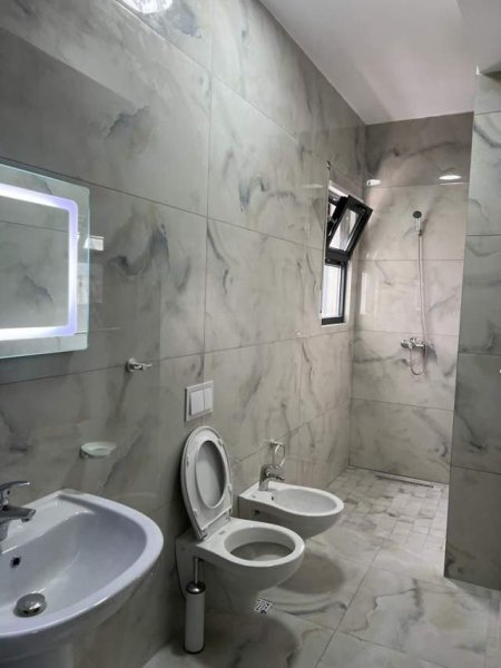 Tirane, jepet me qera apartament 2+1+A+BLK Kati 8, 90 m² 50.000 Leke  Bar Rossini Astir
