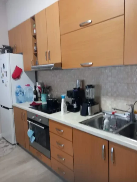 Tirane, jepet me qera Kati 3, 90 m² 55.000 Leke (Kompleksi Delijorgji)