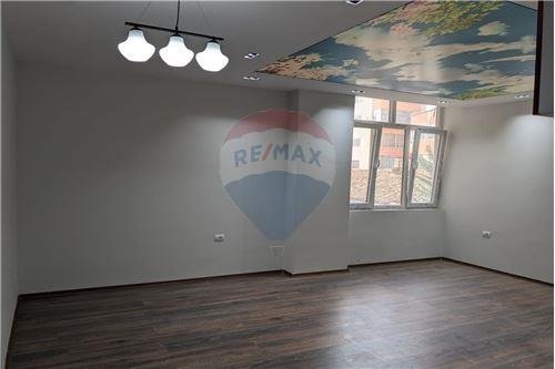 Pogradec, shitet apartament 1+1+BLK Kati 1, 58 m² 65.000 Euro (Afer Turizmit)