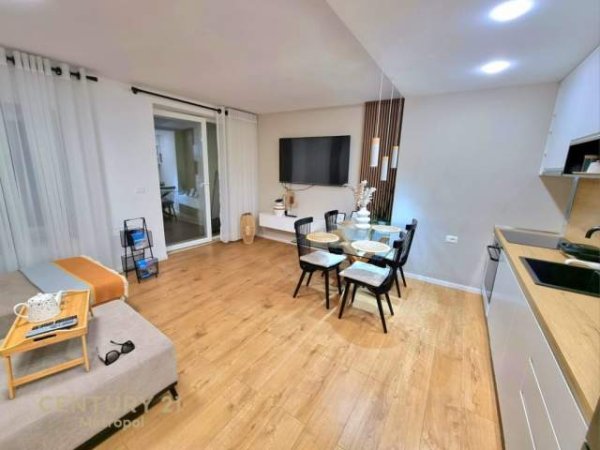 Tirane, shitet apartament Kati 1, 77 m² 158.000 Euro (qender)