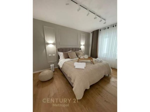 Tirane, shitet apartament Kati 1, 77 m² 158.000 Euro (qender)
