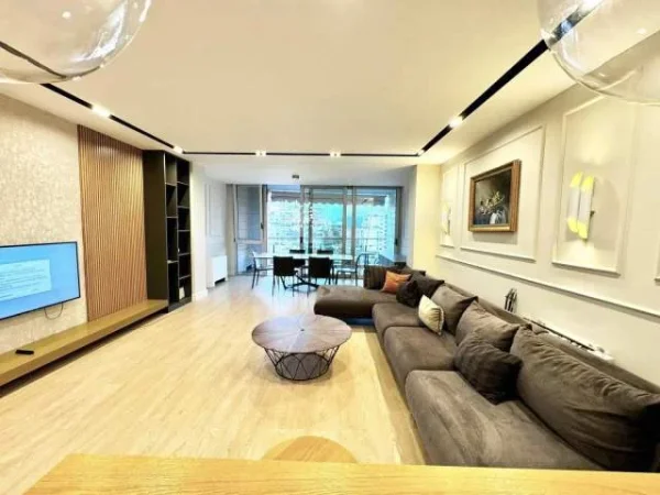 Tirane, ofert apartament 2+1+A+BLK 1.400 Euro