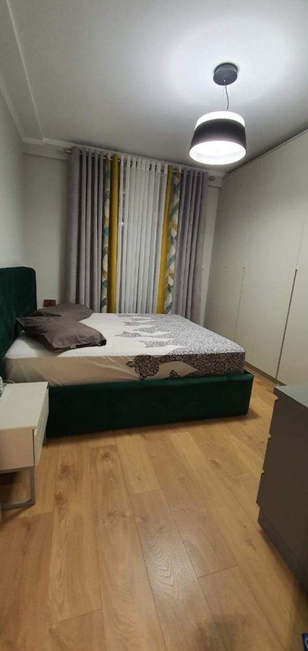 Tirane, jepet me qera apartament 2+1 600 Euro (Fiori Di Bosco)