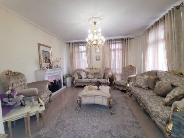 Tirane, jepet me qera Vile 3+1+A+BLK Kati 2, 250 m² 1.500 Euro (Kodra e Diellit)