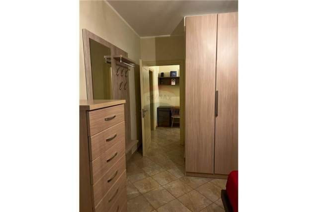 Tirane, jepet me qera apartament 1+1 69 m² 500 Euro (Komuna e Parisit)