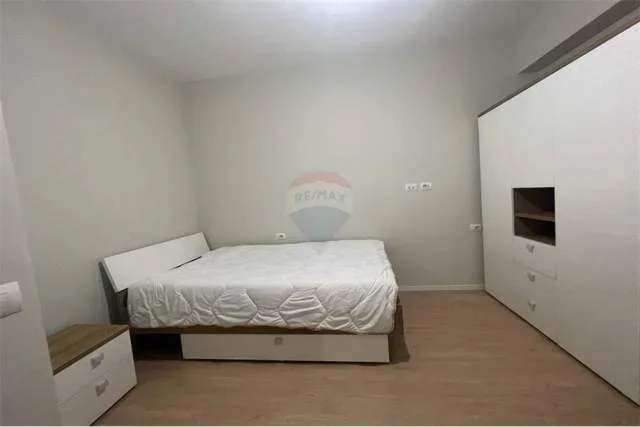 Tirane, jepet me qera apartament 2+1 Kati 6, 84 m² 550 Euro