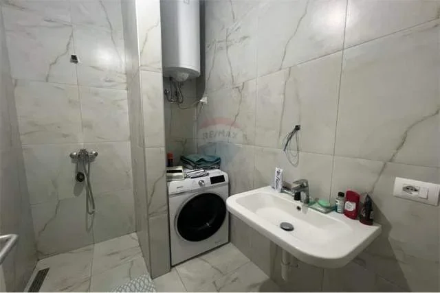 Tirane, jepet me qera apartament 2+1 Kati 6, 84 m² 550 Euro